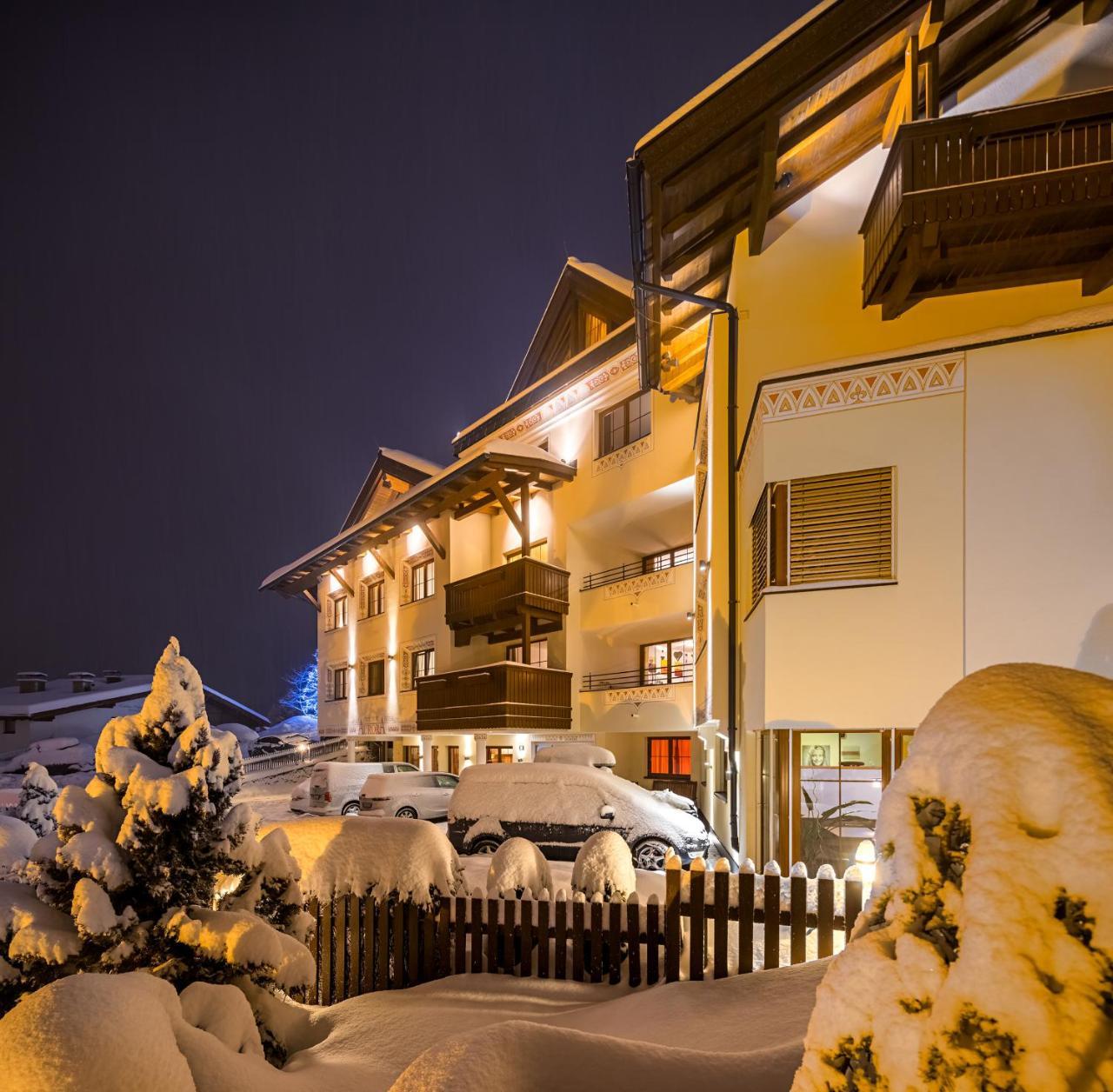 Apart-Hotel Aurora ฟิสส์ ภายนอก รูปภาพ
